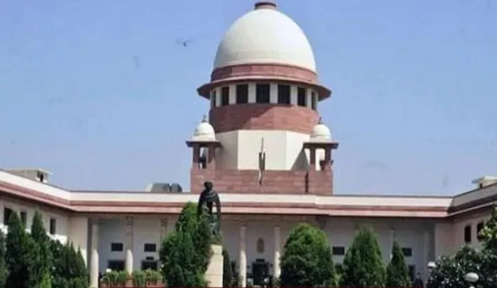 दिल्ली सरकार को 95 साल पुराने स्कूल को गिराने पर नोटिस जारी
