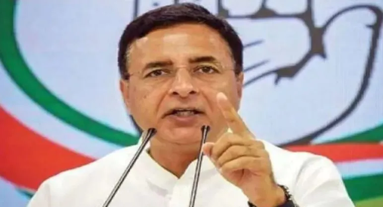 राहुल गांधी के नाइटक्लब वाले वीडियो पर कांग्रेस की सफाई, “अपने एक मित्र की शादी में गए हैं, पीएम की तरह बिन बुलाए पाकिस्तान नहीं गए”