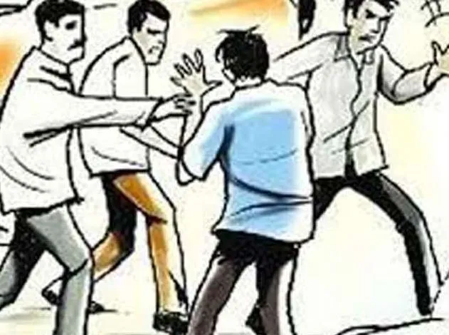 बरेली: दबंगों ने नानी, नाती को लाठी डंडों से पीटा