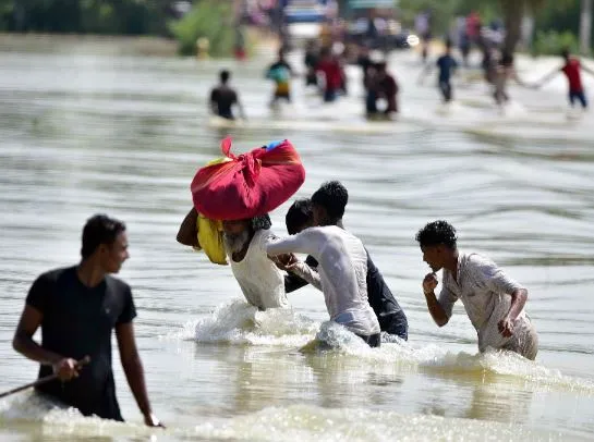 असम में बाढ़ की स्थिति में थोड़ा सुधार, मरने वालों की संख्या 26 पहुंची, 7 जिलों में 5 लाख 80 हजार से अधिक लोग प्रभावित