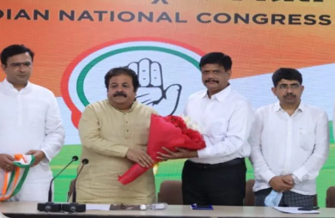 कांग्रेस में शामिल हुए नकुल दुबे, मायावती के खास थे पूर्व मंत्री