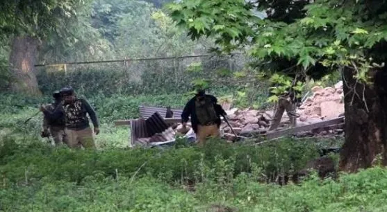 जम्मू-कश्मीर मुठभेड़ में ‘लश्कर-ए-तैयबा’ के चार आतंकवादी ढ़ेर