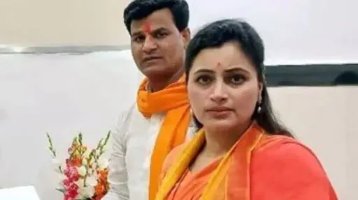 फिर होगा सियासी संग्राम! जहां एनसीपी करेगी सुंदरकांड का पाठ उसी मंदिर में नवनीत राणा करेंगी हनुमान चालीसा का पाठ