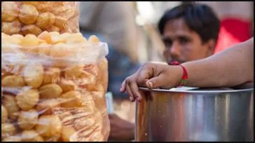 मध्यप्रदेश में दूषित पानी-पूरी खाने के बाद 97 बच्चे हुए बीमार