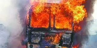 बाजपुर में आग का गोला बना ट्रक, हड़कंप