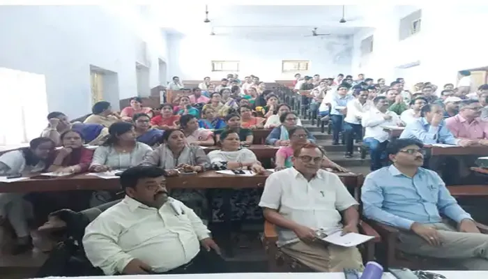 इटावा: अब विवि में होगा डिजीटल मूल्यांकन, सात डिग्री कॉलेजों के टीचर्स ने ट्रेनिंग ली