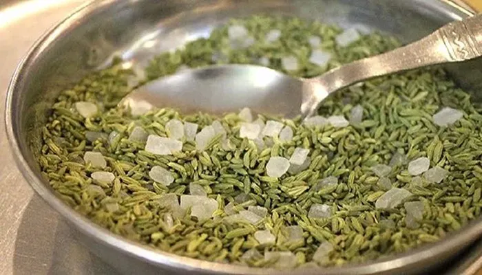 Health Tips: सौंफ और मिश्री खाने से मिलते हैं यह बेहतरीन फायदे, आप भी करें रोजाना सेवन