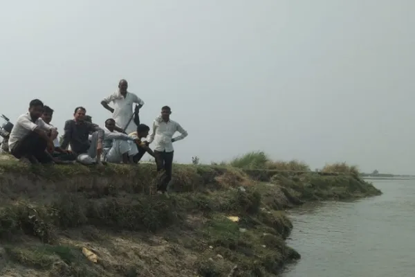 संभल : गंगा में डूबे लापता दो किशोरों के शव बरामद, मुंडन संस्कार में होने आए थे शामिल