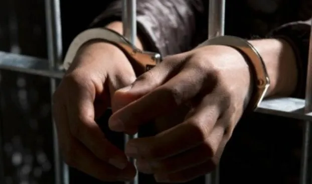 बरेली: तहसीलदार सदर से गाली-गलौज, अभिलेख फाड़े, पुलिस ने हिरासत में लिया