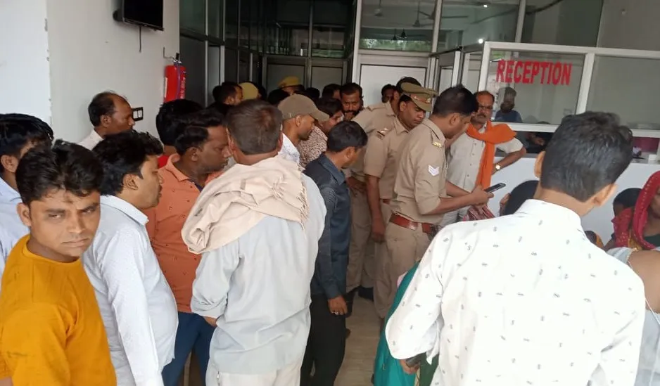 बरेली: हॉस्पिटल में संदिग्ध अवस्था में मिला ओटी टेक्निशियन का शव, परिजनों ने लगाया हत्या का आरोप
