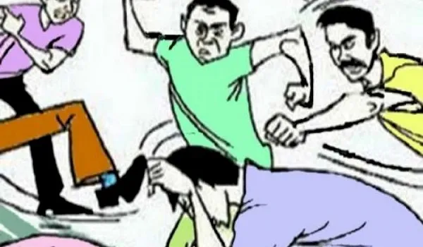 संभल : पुरानी रंजिश को लेकर दो पक्षों में पथराव-फायरिंग, एक की मौत 