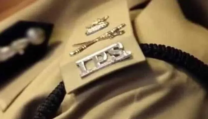 यूपी में चली तबदला एक्सप्रेस, 11 IPS अधिकारियों के ट्रांसफर