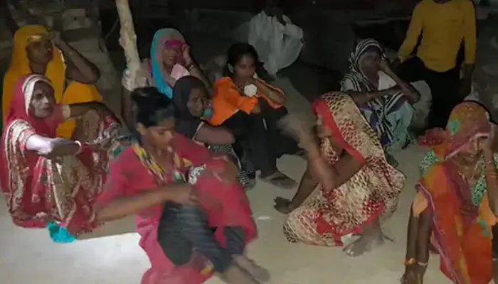 इटावा: संदिग्ध अवस्था में मिला युवक का शव, छानबीन में जुटी फोरेंसिक टीम और पुलिस