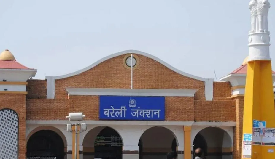 बरेली: ट्रेन में चोरी यात्री का जूता ढूंढेगी बरेली जंक्शन जीआरपी