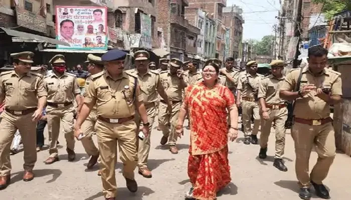 कानपुर मेयर ने ठोका दावा, कहा- मुस्लिम बहुल क्षेत्रों में 124 मंदिरों पर हुआ कब्जा