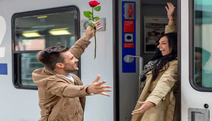 Long Distance रिलेशनशिप से होंगे यह फायदे, रिश्तों में बढ़ेगा प्यार