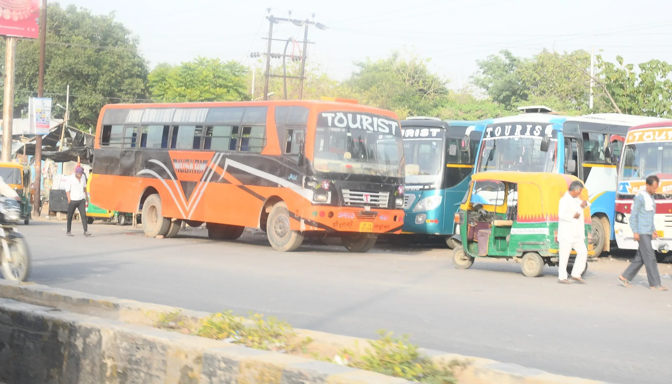 बरेली: किला और बाईपास पर चल रहे अवैध वाहन स्टैंड