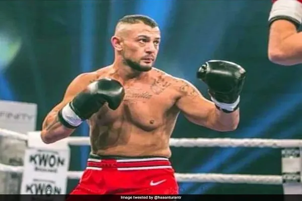 न्यूयॉर्क में बॉक्सिंग मैच के दौरान Boxer Musa Yamak की हार्ट अटैक से मौत