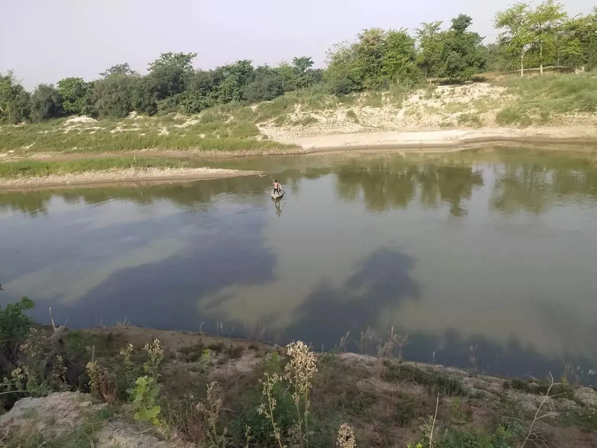 रामनगर: नदी में उतराता मिला अज्ञात युवक का शव