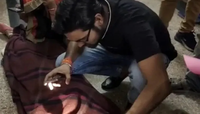 बांदा जिला अस्पताल का बुरा हाल, जमीन पर मरीजों को लेटाकर किया जा रहा इलाज, सीएमएस ने कही यह बात