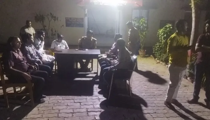 रायबरेली: बिजली चोरी की जांच करने गए आठ बिजली कर्मियों को बनाया बंधक, पुलिस ने कराया मुक्त