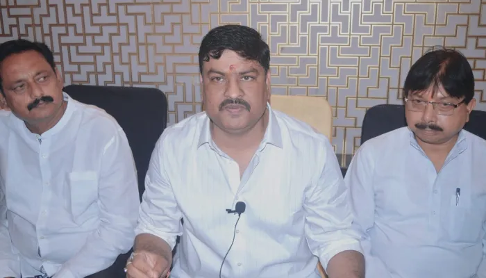 अयोध्या की तरक्की हो लेकिन प्रभु राम की प्रजा का न हो उत्पीड़न: पवन पांडेय