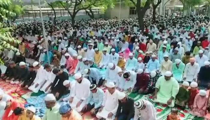 रायबरेली: दो साल बाद ईदगाहों में नजर आई रौनक, अदा की गई नमाज