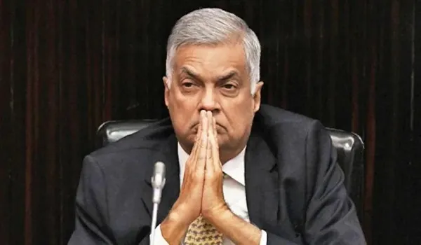 Sri Lanka Crisis : आर्थिक संकट के बीच नई करेंसी छापेगी विक्रमसिंघे सरकार, कर्ज से उबरने के लिए सरकारी एयरलाइंस भी बेचेगी