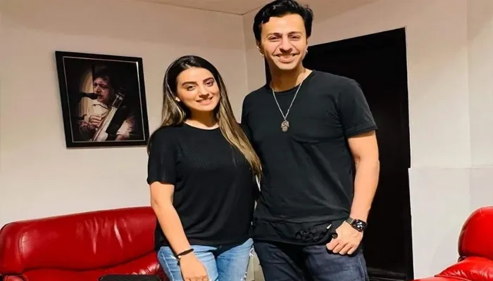 बॉलीवुड सिंगर सलीम मर्चेंट के साथ नजर आएंगी भोजपुरी सेंसेशन अक्षरा सिंह