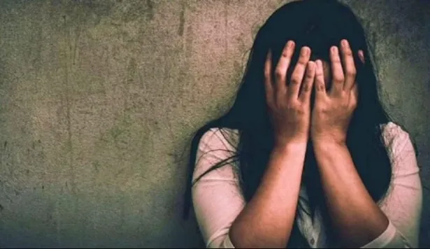 छत्तीसगढ़: 10वीं कक्षा की छात्रा को बनाया बंधक, पिलाई शराब फिर किया गैंगरेप