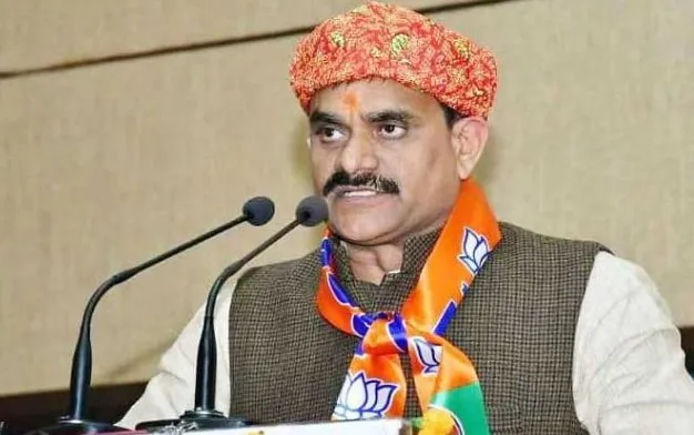 कमलनाथ पंचायत चुनाव छोड़कर भागे- विष्णुदत्त शर्मा