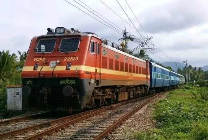 इटावा: यात्रियों को करना होगा इंतजार, 31 मई तक ट्रेनों में फुल हुए रिजर्वेशन