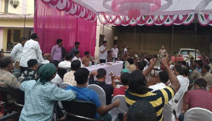 दो दिन में स्वयं हटा लें अतिक्रमण, नहीं तो चलेगा बुलडोजर : एसडीएम