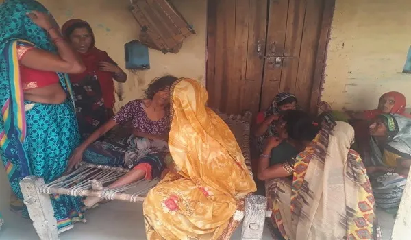 संभल : ट्रेन के आगे कूदकर युवक ने की आत्महत्या