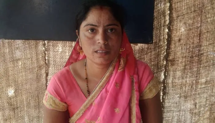 हरदोई: दहेज के लिये ससुरालियों ने विवाहिता को पीटकर घर से निकाला, महिला ने दी तहरीर