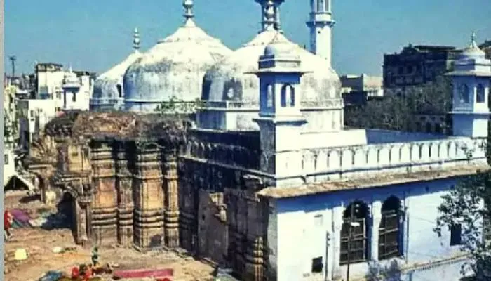 ज्ञानवापी मामले में वाराणसी कोर्ट का बड़ा आदेश, 30 मई को सुपुर्द करें दोनों पक्षों को वीडियो और फोटो
