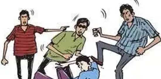 अमरोहा: जमीनी विवाद को लेकर दो पक्षों में जमकर चले लाठी-डंडे, एक घायल