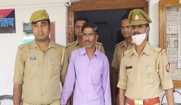 संभल: ट्रेन में चेकिंग और अवैध वसूली करते फर्जी टीटीई पकड़ा