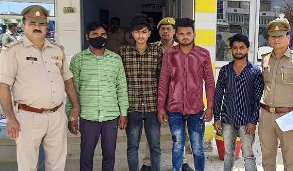 संभल : चोरी के 2 ट्रैक्टर सहित कृषि यंत्रों के साथ चार गिरफ्तार