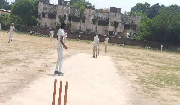 मुरादाबाद: पारकर क्रिकेट एकेडमी ने हाइलेन्डर को एक विकेट से हराया