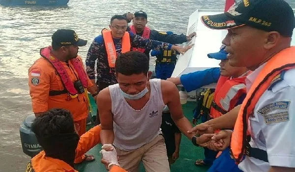 इंडोनेशिया में नौका डूबने के तीन दिन बाद 10 और लोगों का पता लगाया गया