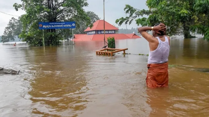 केरल में मूसलाधार बारिश जारी, 12 जिलों में ऑरेंज अलर्ट , जनजीवन अस्त-व्यस्त