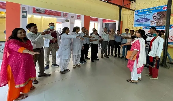 मुरादाबाद: मानव श्रृंखला बनाकर तंबाकू उत्पादों के सेवन की लत छुड़ाने को किया जागरूक