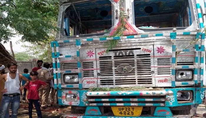 अलीगढ़: बेकाबू ट्रक ने कई राहगीरों को रौंदा, तीन की मौत, कई घायल