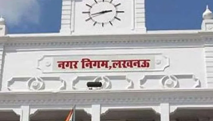 लखनऊ: पुलिस ने खड़े किये हाथ, भूतनाथ पर अतिक्रमण हटाने नहीं पहुंची नगर निगम की टीम