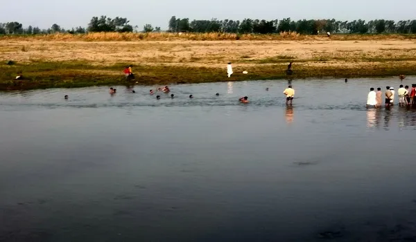 रामपुर: कोसी नदी में नहाने गए तीन किशोर डूबे, दो की मौत, मचा कोहराम