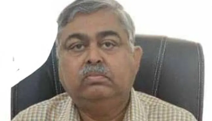 हरदोई: आरटीआई कार्यकर्ता ने सीएमओ पर लगाया भ्रष्टाचार का आरोप, शासन से की उच्चस्तरीय जांच की मांग