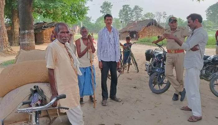 बहराइच: ठेलिया पर जा रहे स्कूल के खाद्यान्न को ग्रामीणों ने पकड़ा, प्रधान ने दी तहरीर, सफाई में शिक्षक ने कही यह बात