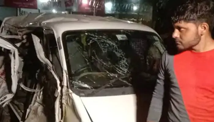 कानपुर देहात में भीषण सड़क हादसा: रोडवेज बस ने कार को मारी टक्कर, पांच लोगों की दर्दनाक मौत