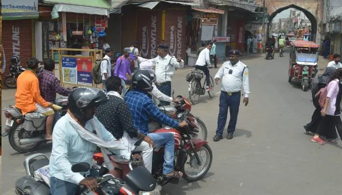 अयोध्या में वन-वे ट्रैफिक व्यवस्था लागू, कहीं मिली राहत तो कहीं बनी आफत